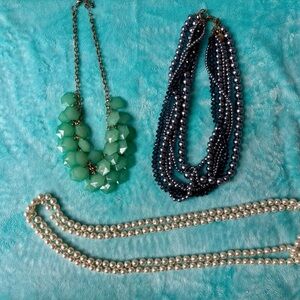 464A Elegant Pearl and Beaded Necklace Sets